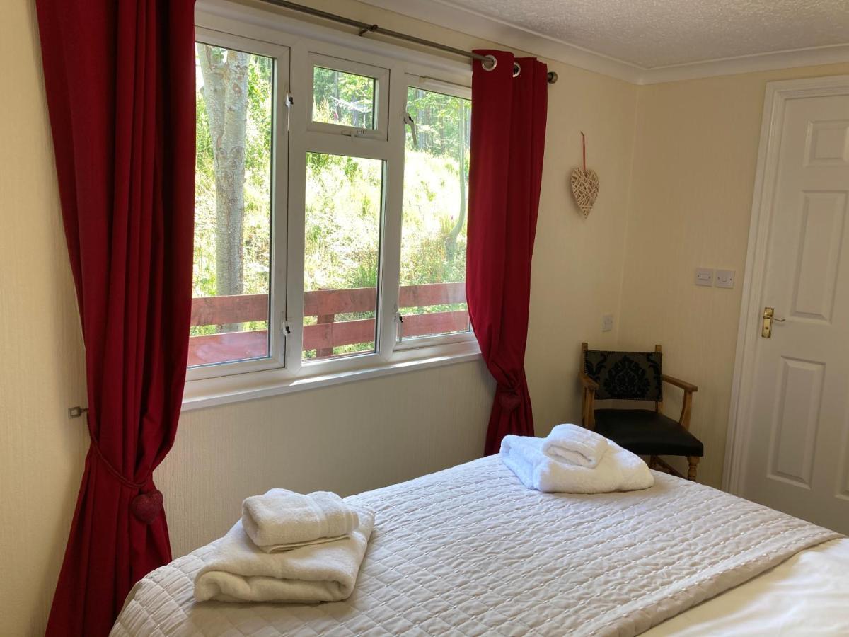Lochay Lodges Killin Bagian luar foto